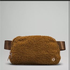 Lululemon Everywhere Fleece Belt Bag (Burnt Caramel)